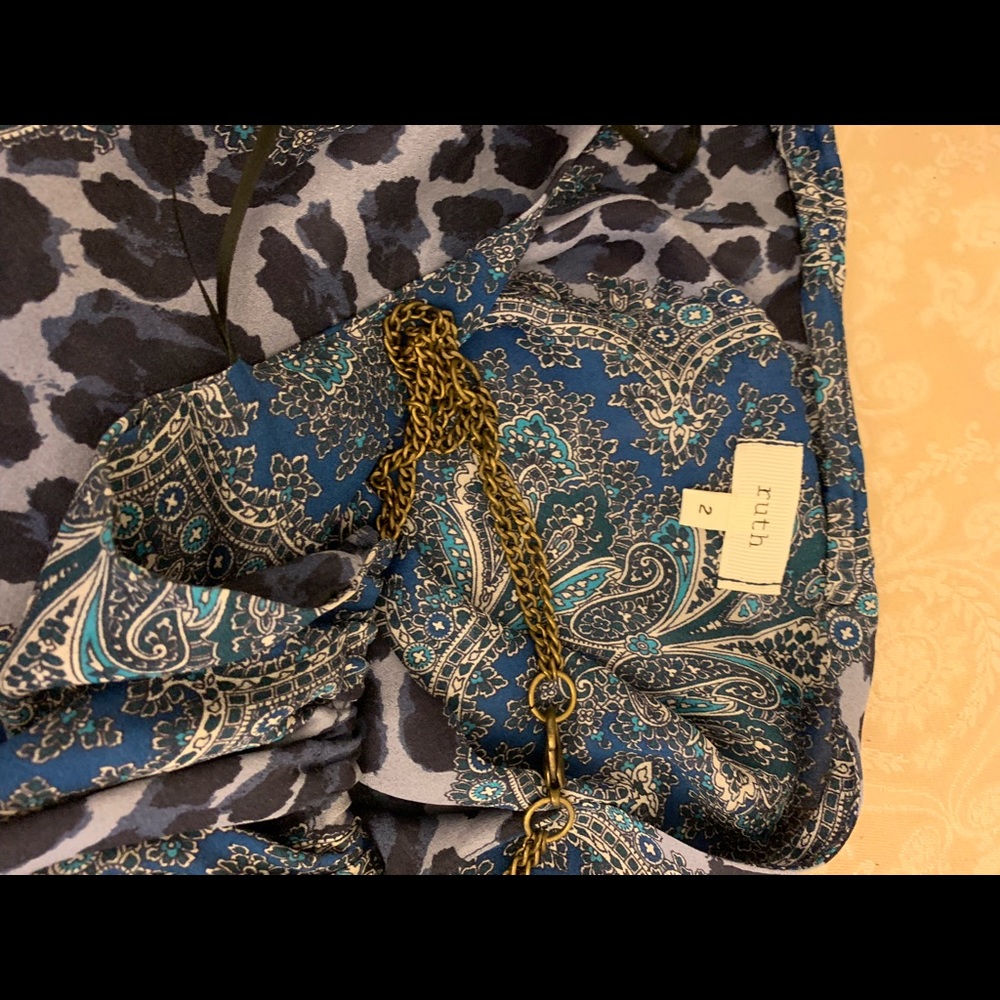 Top  very cute size 2 brand ruth